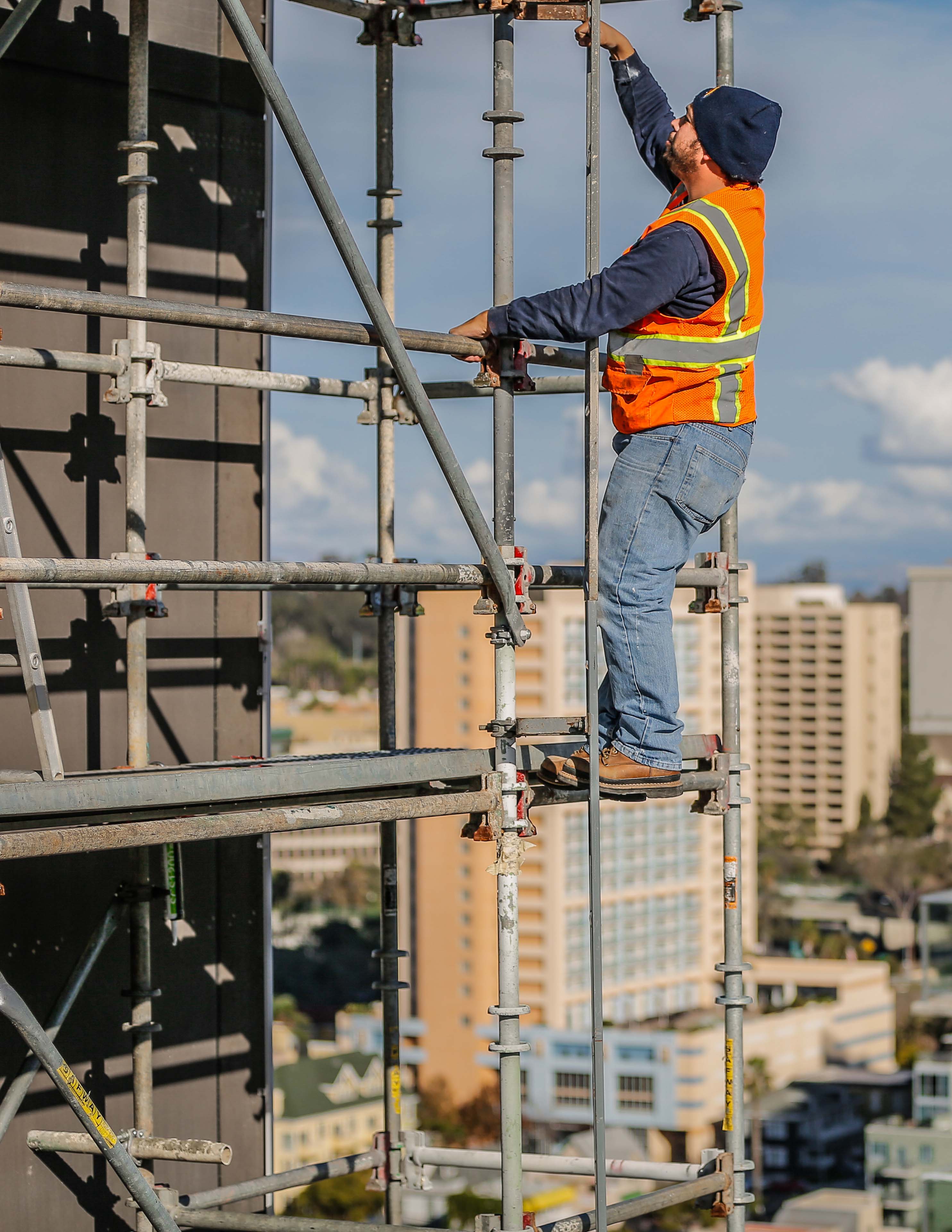 Sign Installer's Guide: Safety Course | International Sign Association